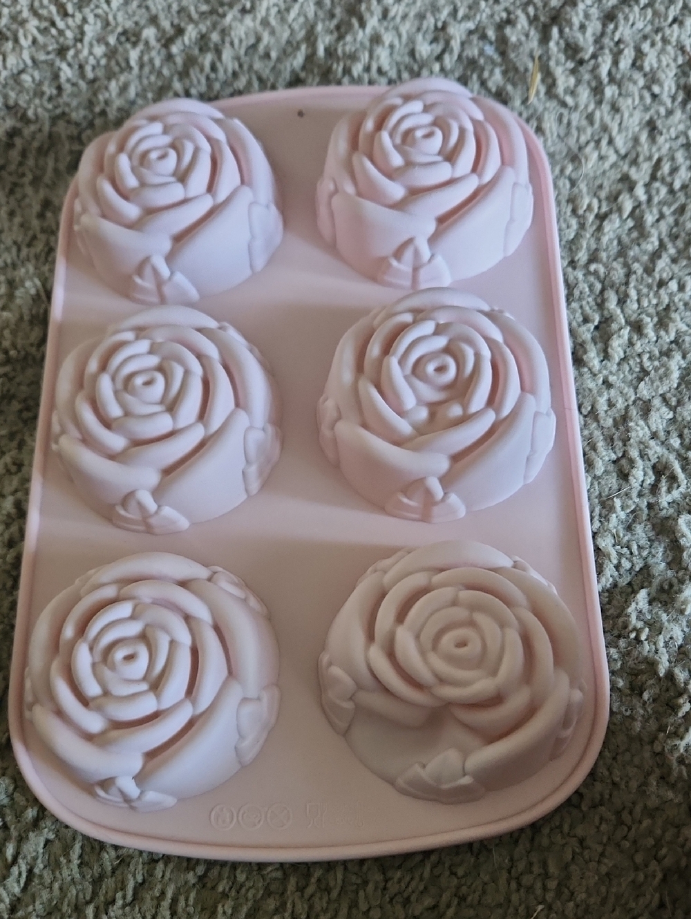 Silicone Rose Mold Tray in Pale Pink